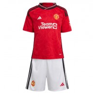 Camiseta Manchester United Donny van de Beek #34 Primera Equipación Replica 2023-24 para niños mangas cortas (+ Pantalones cortos)